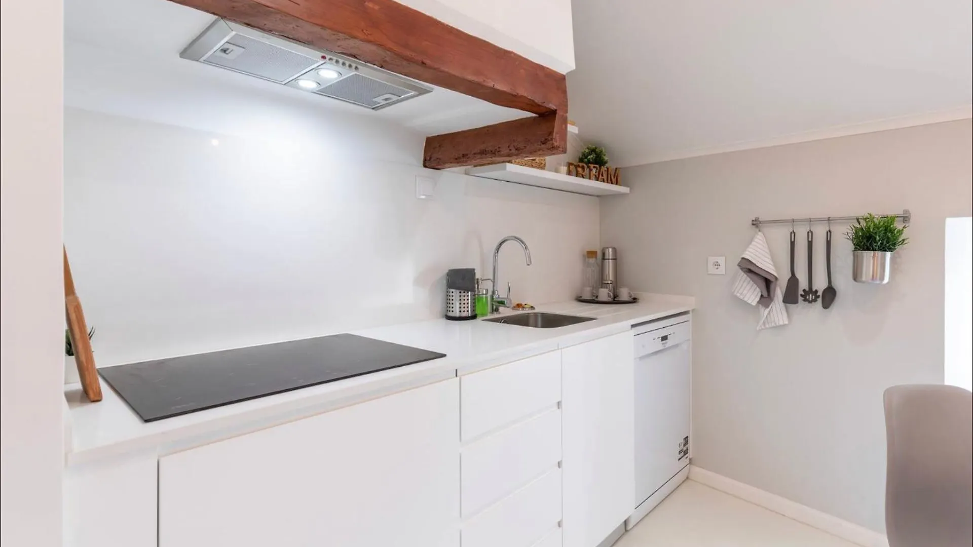 Alfama Historical Apartment Stylish 1 Br Lisboa